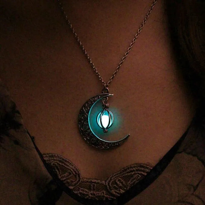 Collar Luna con Esfera Brillante